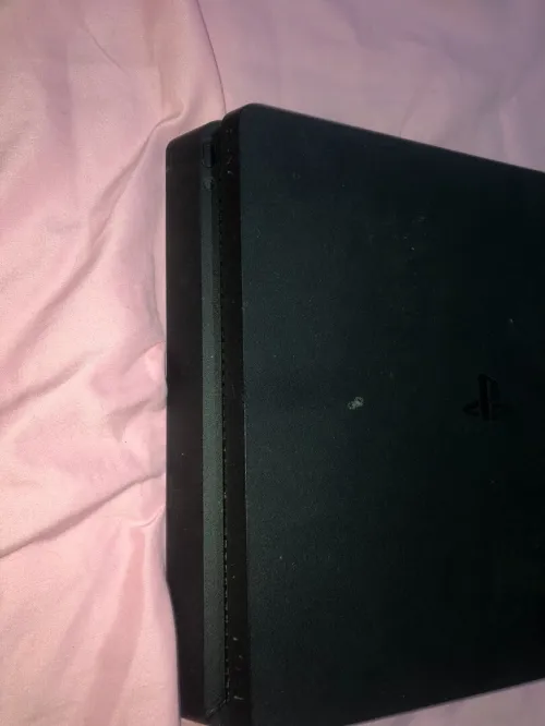 Ps4 slim meflachi avec 2 manette