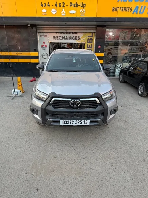 Toyota Hilux 2025 Invincible