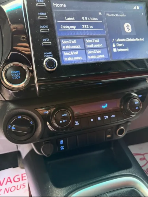 Toyota Hilux 2024 