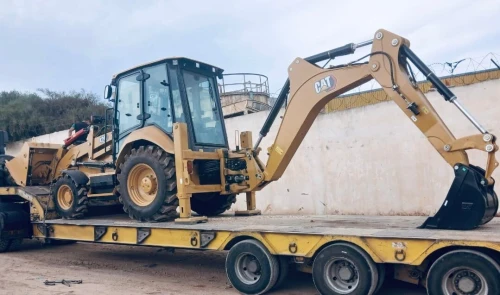 CATERPILLAR Retrochargeurs CAT® 426 et CAT® 428 2026