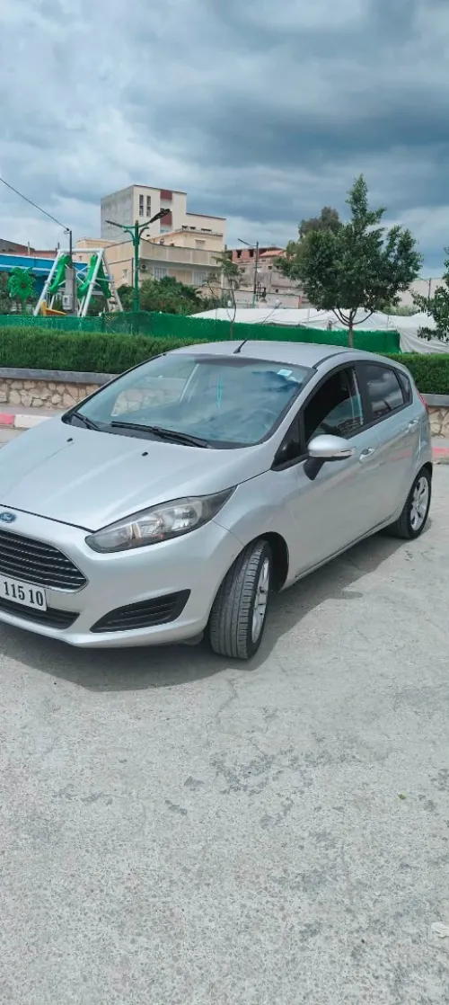 Ford Fiesta 2015 1.6 HDI 92