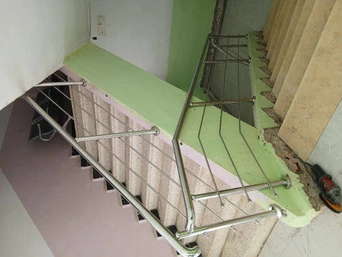 _fourniture et pose rampes escalier en inox