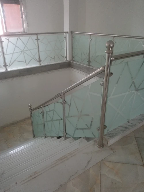 _fourniture et pose rampes escalier en inox