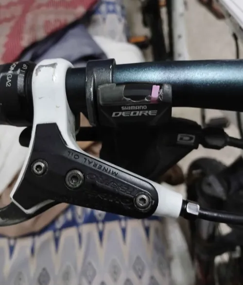 Velo bike giant revel