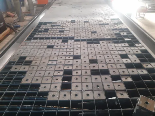 Decoupage CNC PLASMA tole de 2 mm jusqu'à 45 mm 