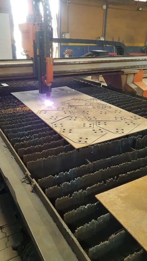 Decoupage CNC PLASMA tole de 2 mm jusqu'à 45 mm 