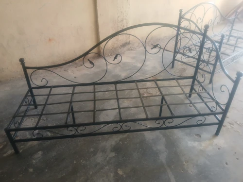 3Canappé en fer forgeé