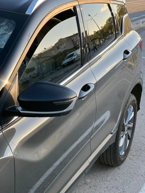 Geely Coolray 2025 La tout sans toit التبادل فقط