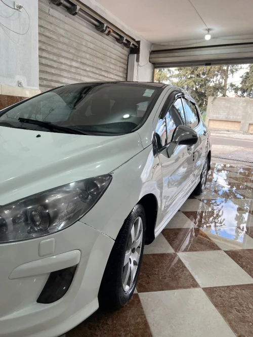 Peugeot 308 2011 Allure hdi 2.0 litre 90ch