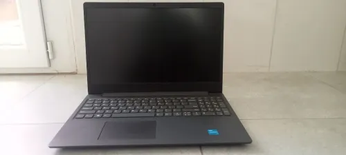 Lenovo V15 pc portable