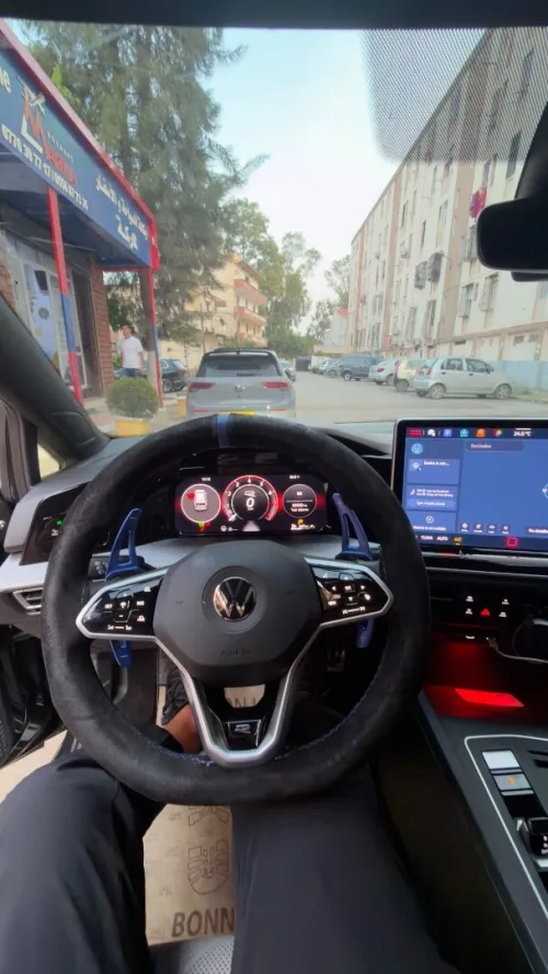 Volkswagen Golf 8 2025 R-Line