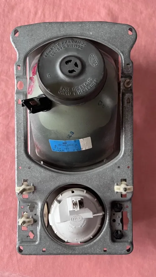 phare avant droit i gouch Hella d'origine pour une Volkswagen jdd jami rakbi