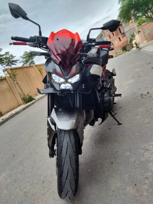 Kawazaki Z900 2025