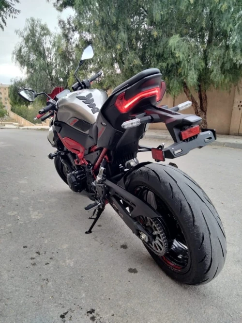 Kawazaki Z900 2025