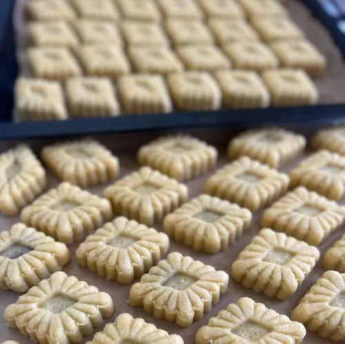 مقروط كوشة بنة تع زمان