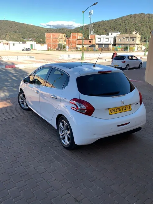 Peugeot 208 2013 Allure