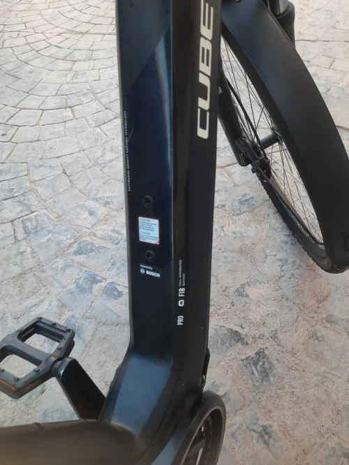 Velo electrice bosh CUBE Kathmandu Hybrid