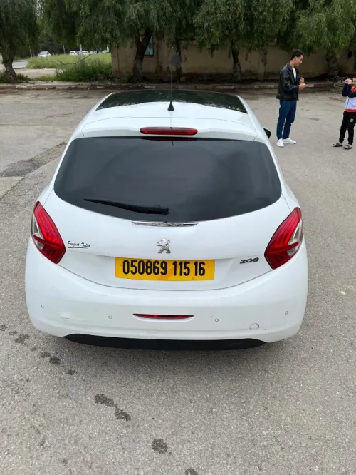 Peugeot 208 2015 Allure