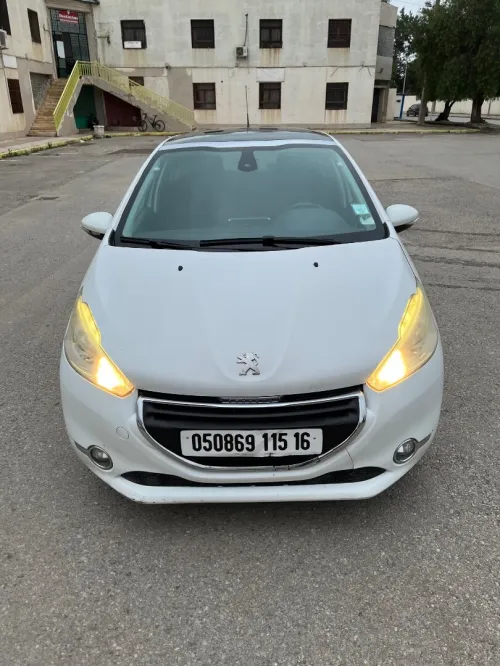 Peugeot 208 2015 Allure