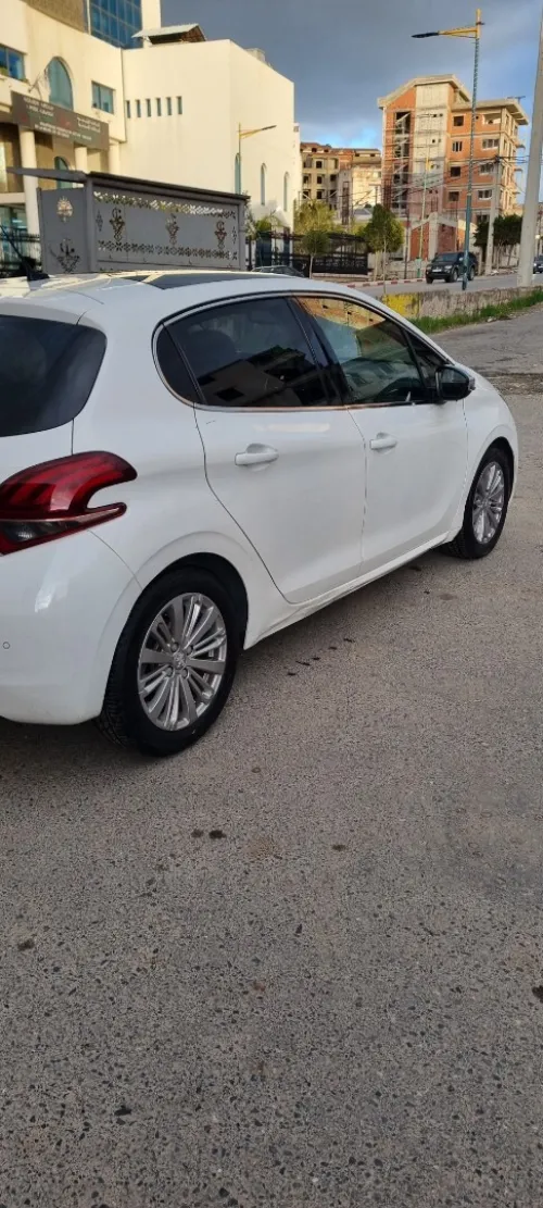 Peugeot 208 2019 Allure Facelift