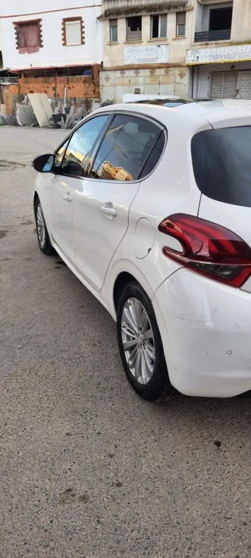 Peugeot 208 2019 Allure Facelift