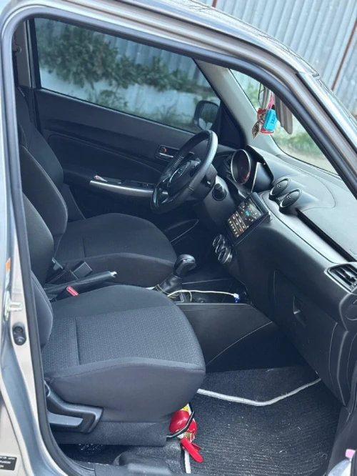 Suzuki Swift 2025 GLX Japan