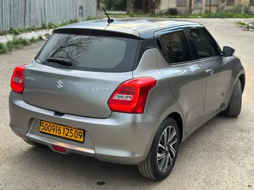 Suzuki Swift 2025 GLX Japan