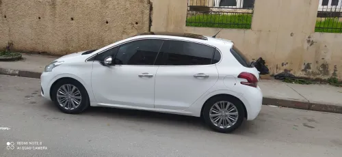 Peugeot 208 2019 Allure