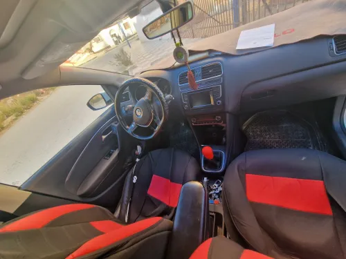 Volkswagen Polo 2015 Carrat