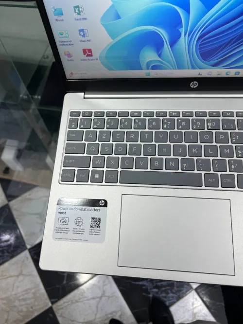 Pc Portable  HP 15 -intel core i5 1235u (12é generation) 8G ram,512GO SSD,15,6 full HD tactil