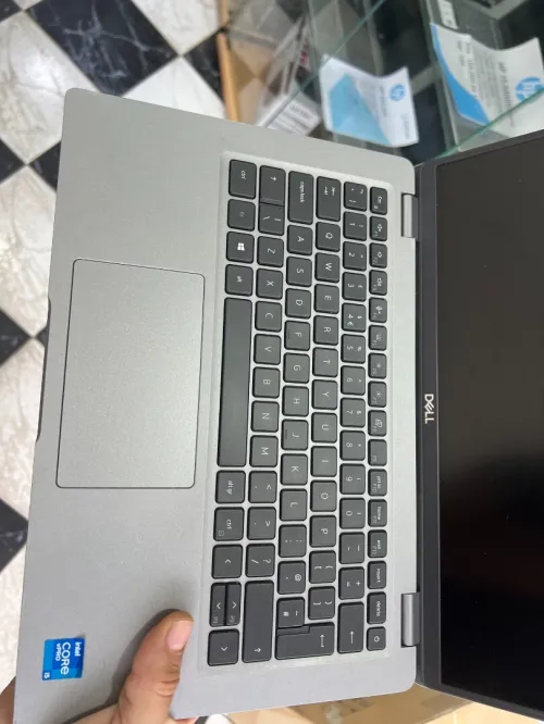 PC Portable DELL LATITUDE 5420/i5-11th / 8g RAM / 256 GB SSD / 14''FHD / Etat 10/10 Garantie 3 mois