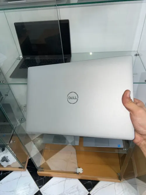 PC Portable DELL LATITUDE 5420/i5-11th / 8g RAM / 256 GB SSD / 14''FHD / Etat 10/10 Garantie 3 mois