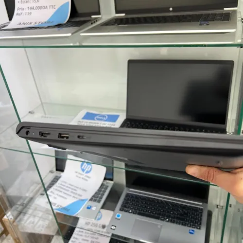PC portable Dell 15-ryzen 5 7520U /8G RAM / 512 GO SSD / NOIR/ 15.6 FULL HD / Neuf sous emballage