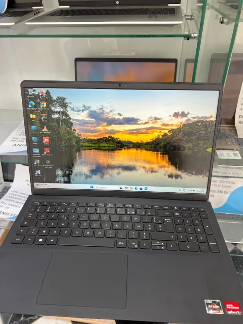 PC portable Dell 15-ryzen 5 7520U /8G RAM / 512 GO SSD / NOIR/ 15.6 FULL HD / Neuf sous emballage