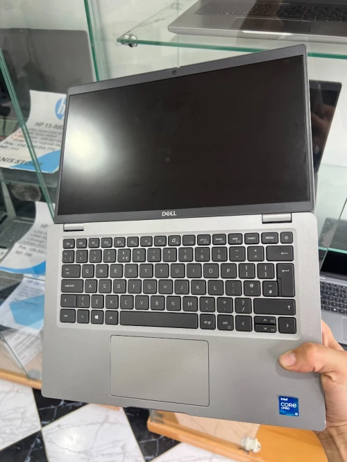 PC Portable DELL LATITUDE 5420/i5-11th / 8g RAM / 256 GB SSD / 14''FHD / Etat 10/10 Garantie 3 mois