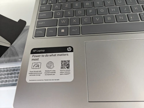 LAPTOP HP 15-fd0095wm-intel core i51235U (12é gen) 8G RAM, 256SSD, 15,6 full hd, couleur Silver