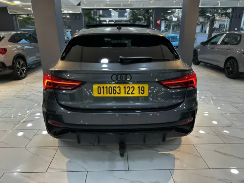 Audi Q3 2022 S Line compétition