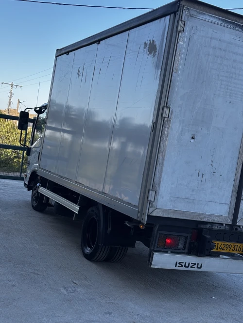 Isuzu Isuzu NLR85L 2016