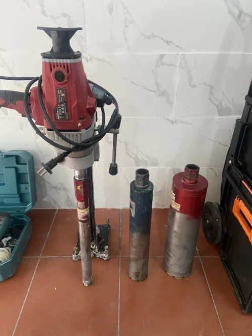 Carroteuse + rinireuse + caisse a outils