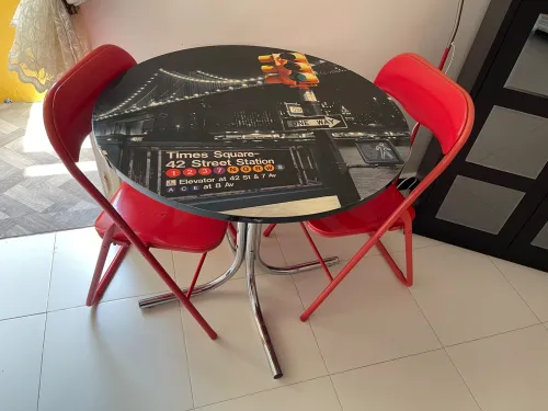 Table à manger et chaises 