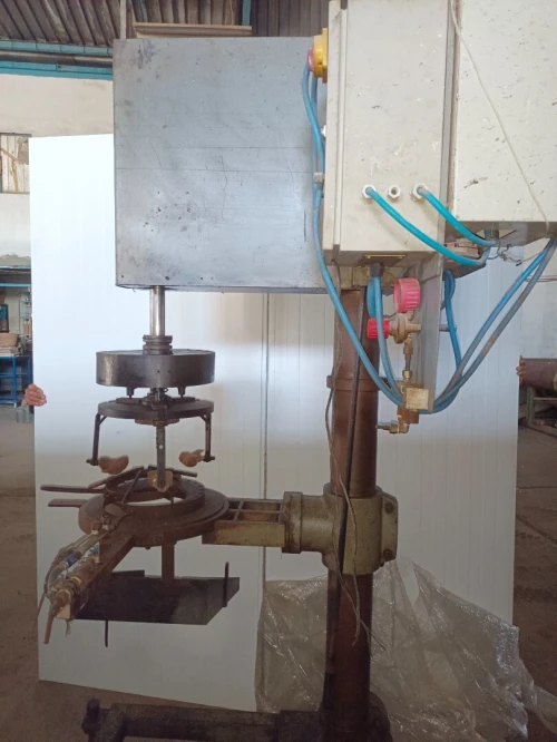 Materiel de fabrication d'articles en verre