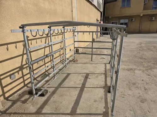 Structure pour accrocher la viande KIA K2700