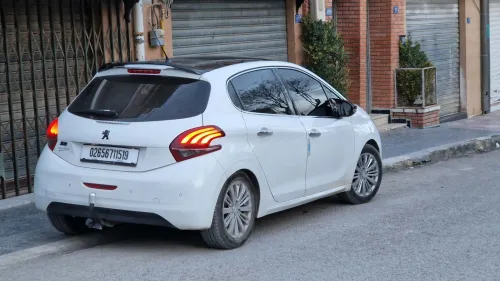 Peugeot 208 2015 Allure Facelift