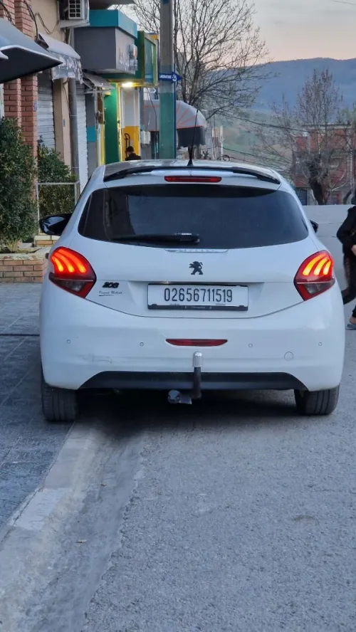 Peugeot 208 2015 Allure Facelift