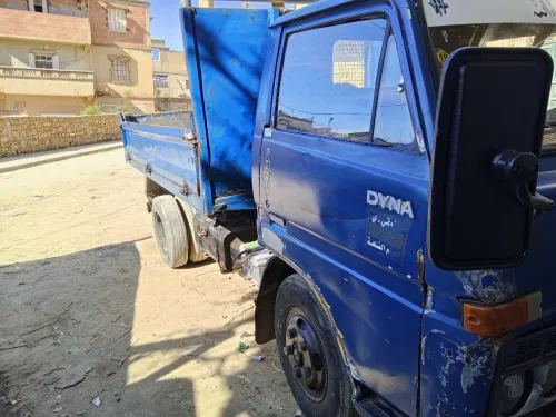 تويوتا B30 1984