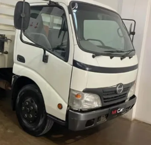 Hino plateau lourd 300 611 