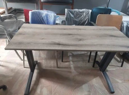 Bureau en bois metal