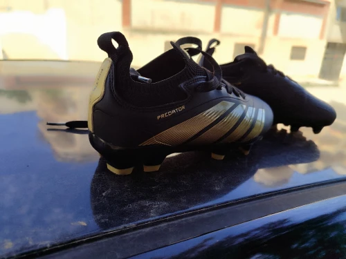 Soulier Adidas Predator pointure 30