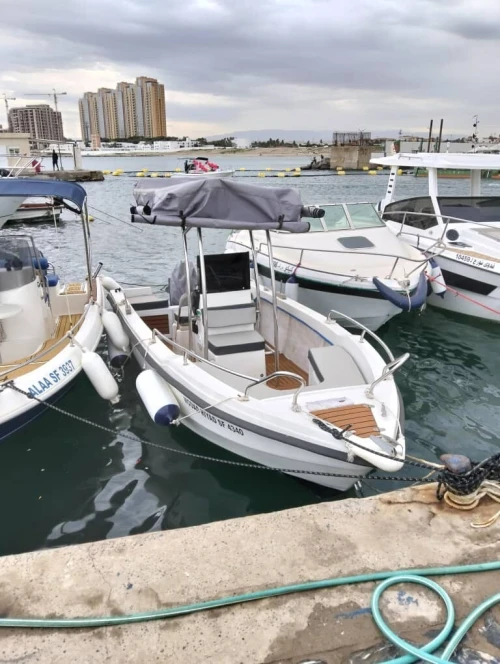 BATEAU POLYORE 5m20  PRÊT À NAVIGUER