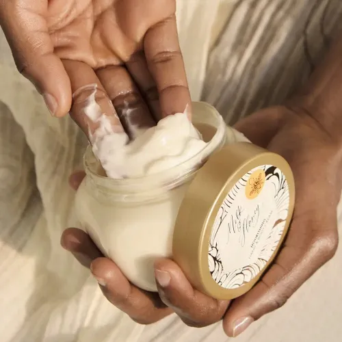 Milk & Honey Gold Crème nourrissante pour les mains et le corps Milk & Honey Gold